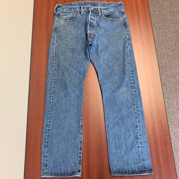 Levi 501 Jeans - Picture 2 of 4